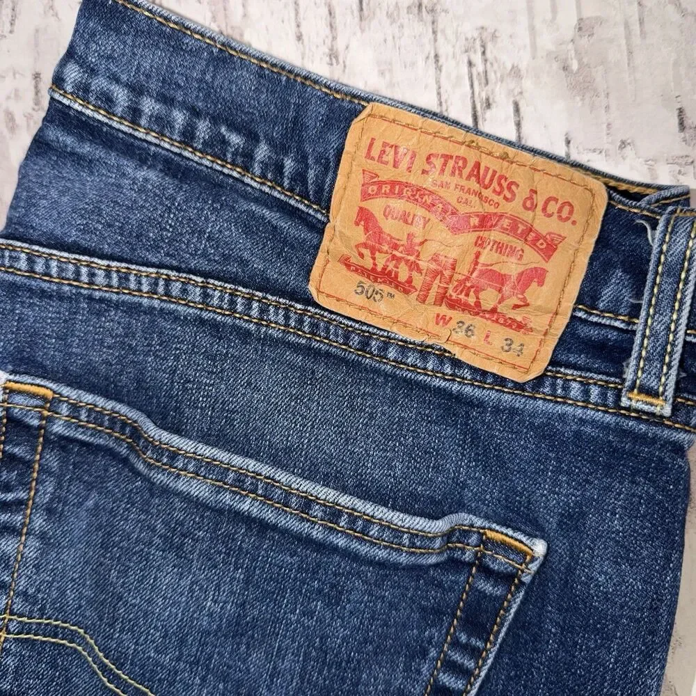 Levis 505 Mens Size 36x34 (msrs 36x32.5) Relaxed Straight Stretch Jeans